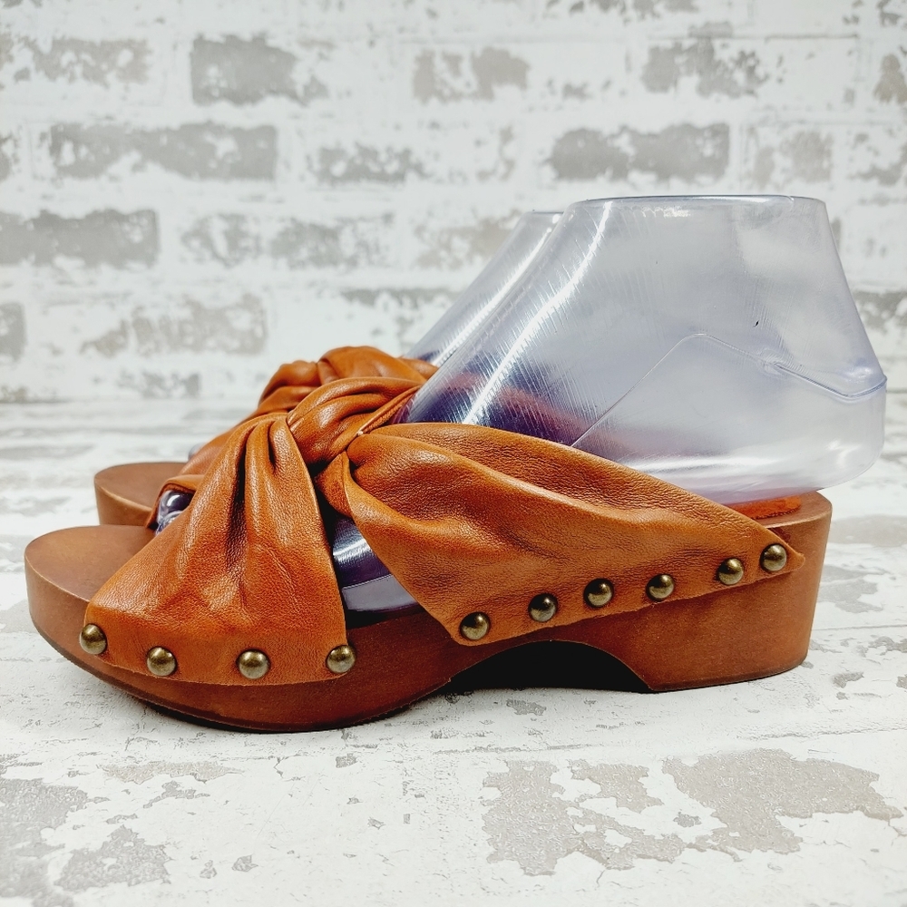 NEW Kelsi Dagger  Brooklyn Sprinter Slide Clogs Sandals Brown Wood Heel A200